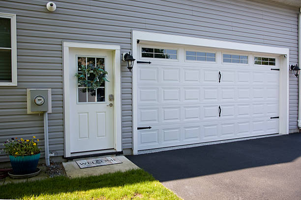 24/7 Emergency Garage Door Panel Replacement experts in Mission, OR